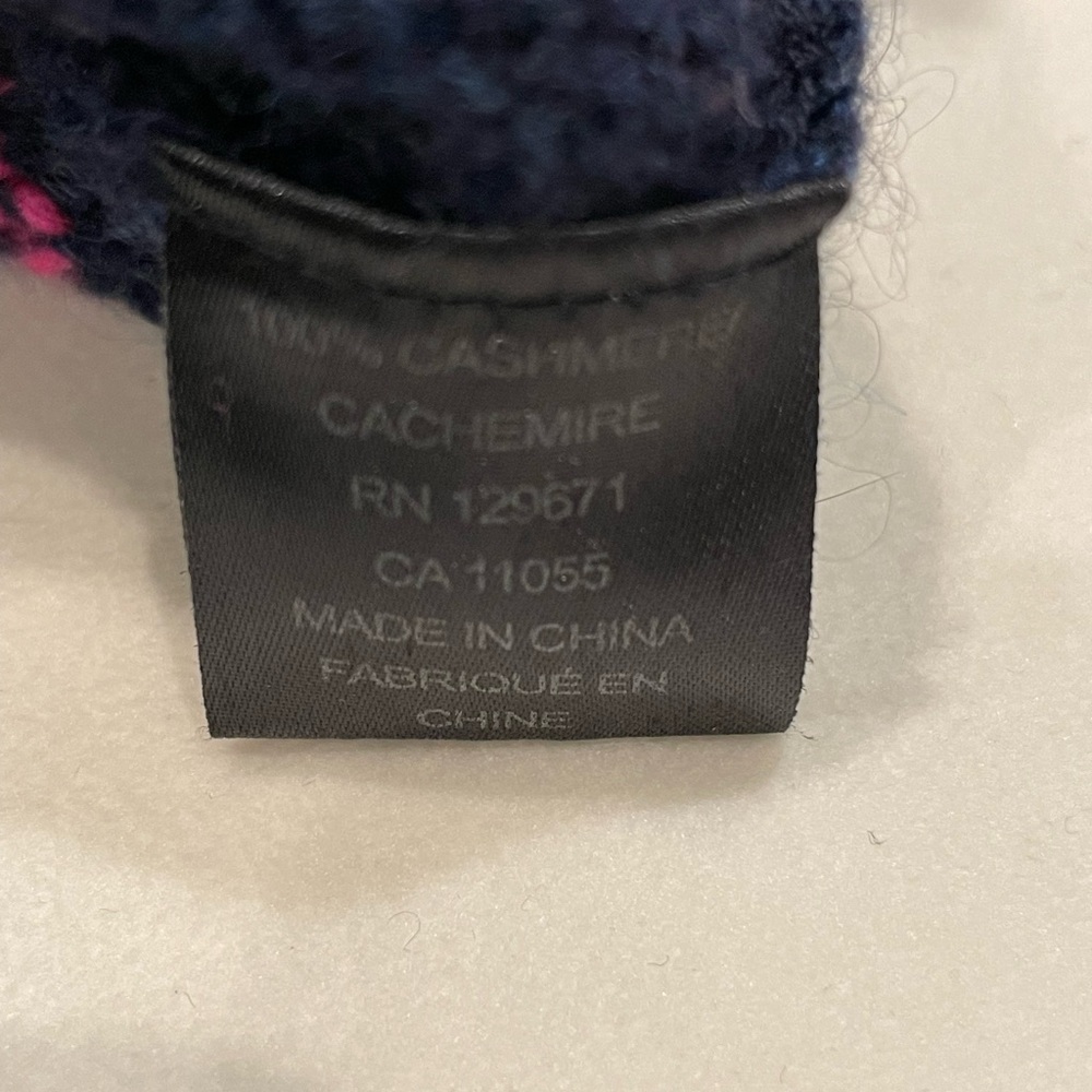 360 Cashmere Navy Sweater With Fuchsia Stars - Picture 13 of 13